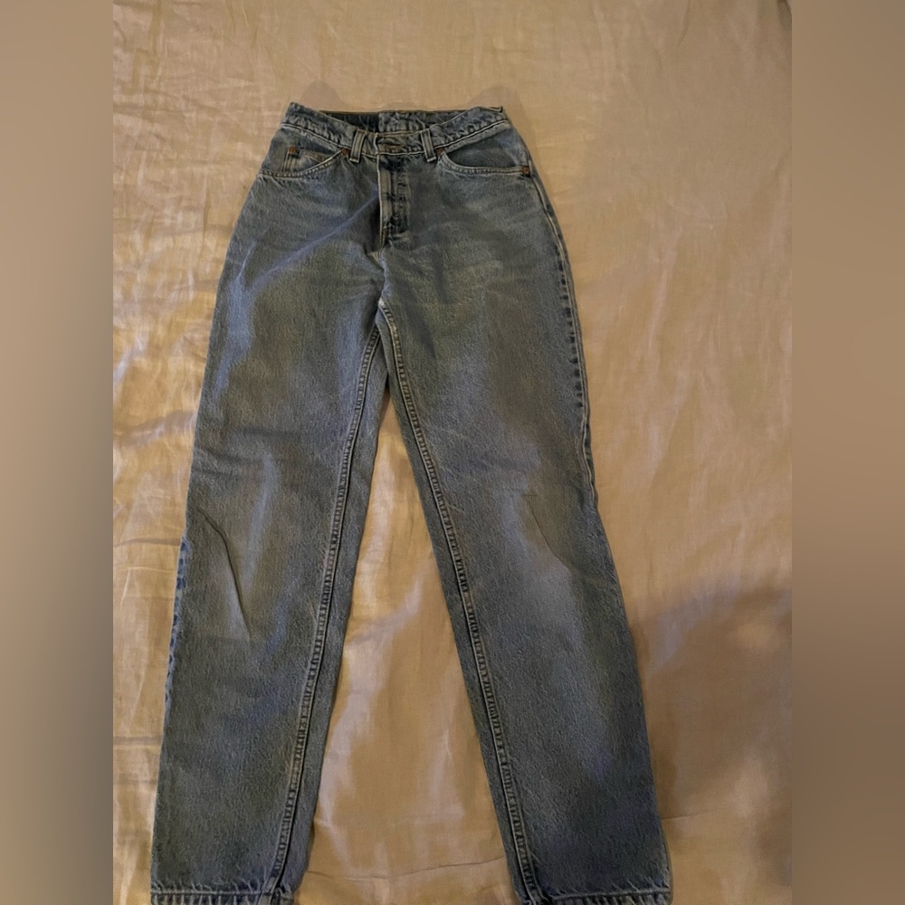 Vintage 950 high waisted Jeans. Tapered Leg.